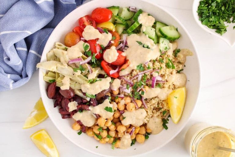 Mediterranean Chickpea & Kale Power Bowl – A Brain-Boosting Meal