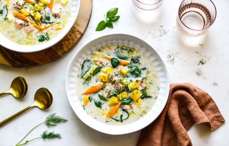 Creamy Spinach & Salmon Brain-Boost Soup – Nourishment for Memory